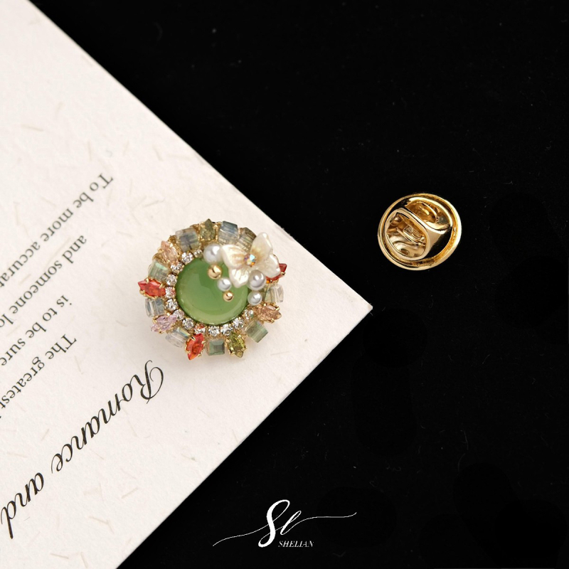 Καρφίτσα: Χειροποίητο μοτίβο πεταλούδας με ανάμικτα υλικά; σχήματα: ζώο και λουλούδι; διακοσμητικό, αντι-έκθεση, πρωτότυπος σχεδιασμός.