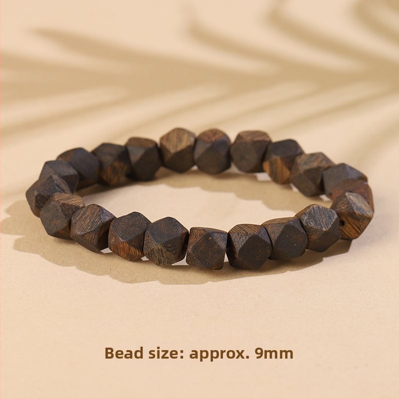 Гривна от агарово дърво с диамантени мъниста – унисекс, фина изработка, аксесоар за ръка