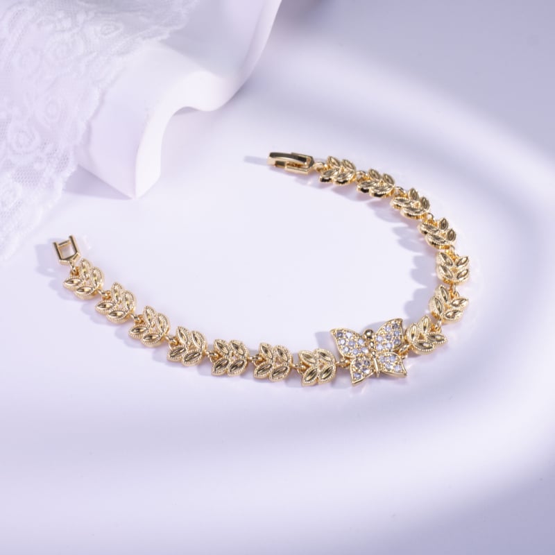 Гривна за жени, медно електроплатирана, сърцевидна форма, цирконови камъни