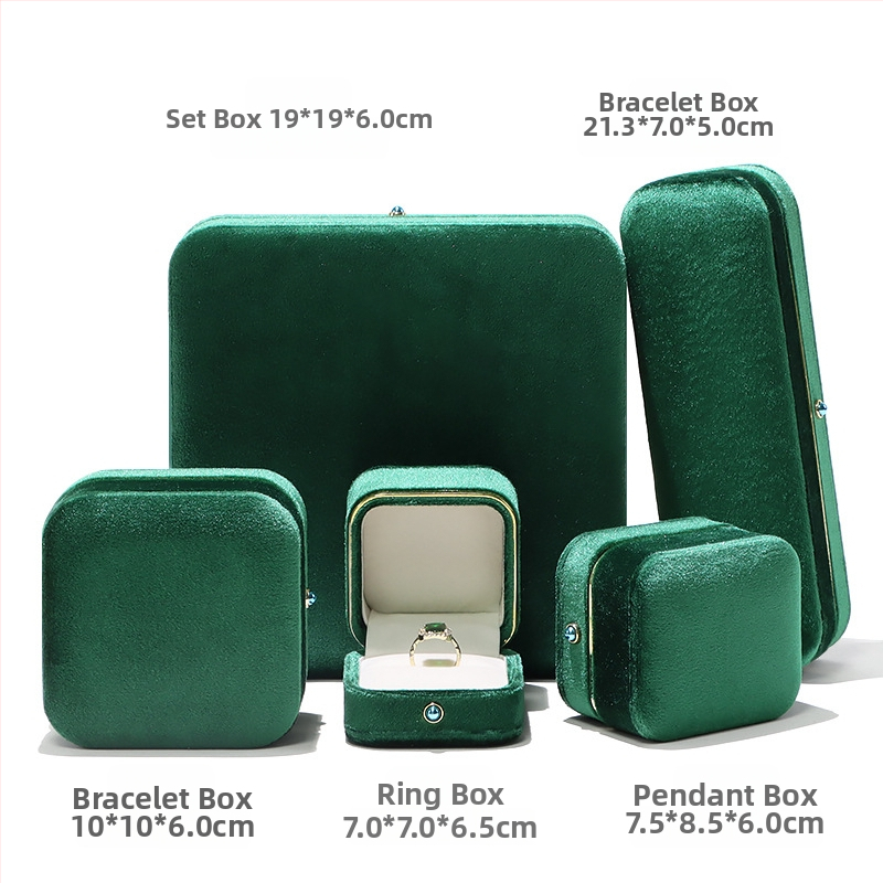 Σετ κουτιών κοσμημάτων με εσωτερικό φλανελ και χρυσοί άκρες για δαχτυλίδια, βραχιόλια, κολιέ και σετ