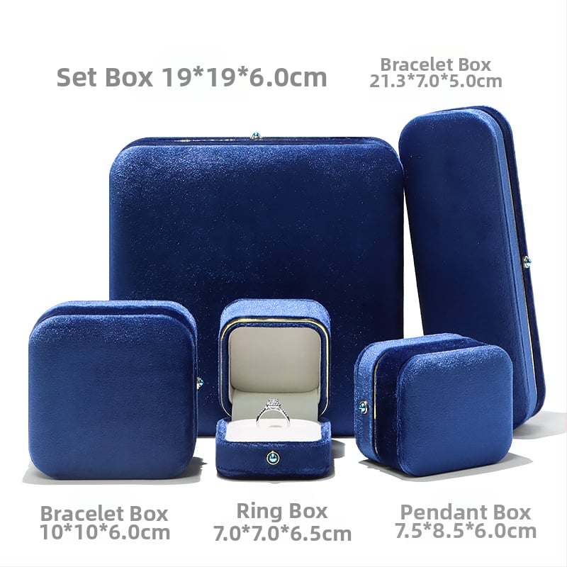 Σετ κουτιών κοσμημάτων με εσωτερικό φλανελ και χρυσοί άκρες για δαχτυλίδια, βραχιόλια, κολιέ και σετ