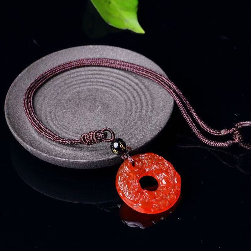 Медальон с двойни Pixiu от естествен агат, кръгла форма, гравирани детайли, чистота VVS