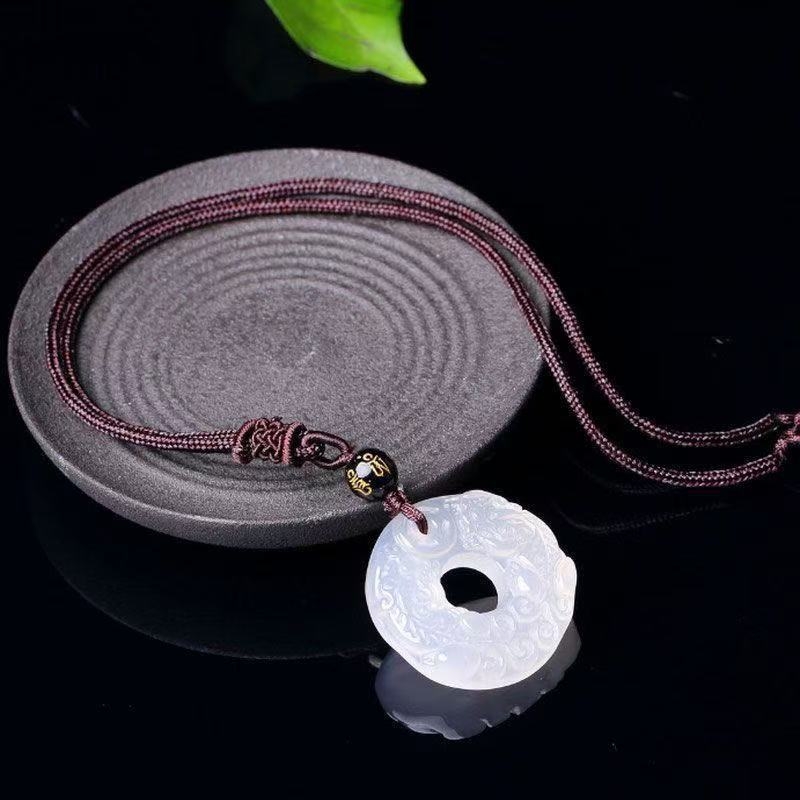 Медальон с двойни Pixiu от естествен агат, кръгла форма, гравирани детайли, чистота VVS