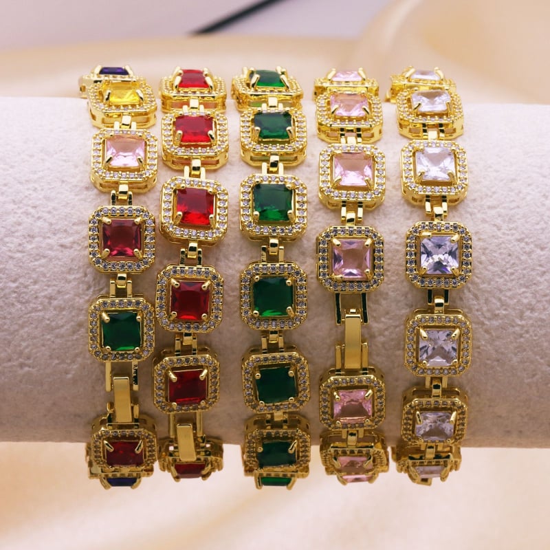 Vaskest käevõru tsirkoni lisanditega • Geomeetriline ruudukujuline disain • Bränd Follow the Stars