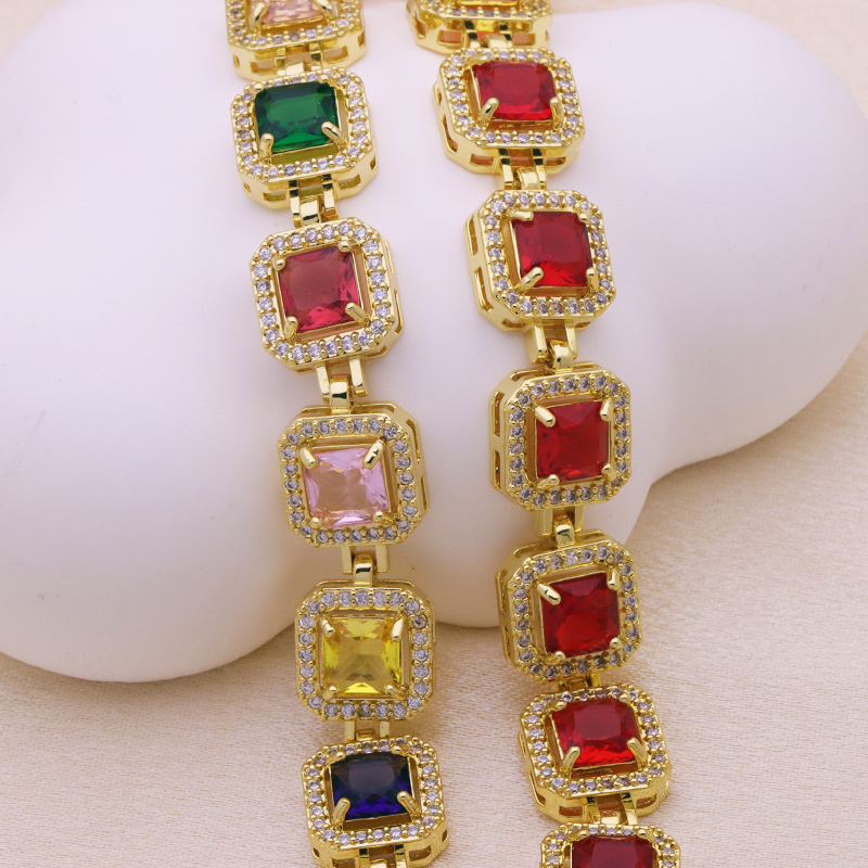 Vaskest käevõru tsirkoni lisanditega • Geomeetriline ruudukujuline disain • Bränd Follow the Stars