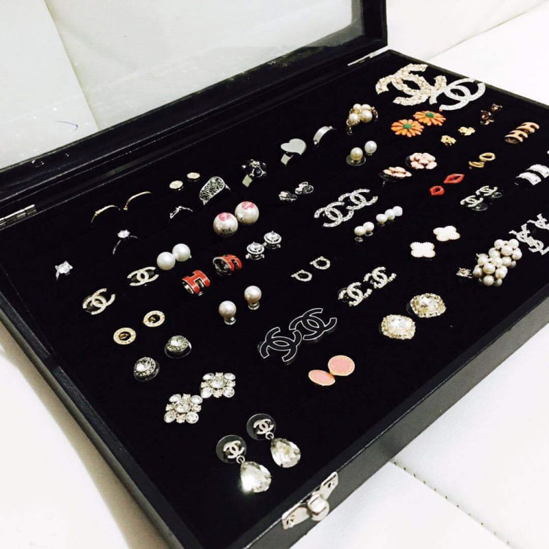 Κουτί αποθήκευσης κοσμημάτων με βάση επίδειξης για σκουλαρίκια, καρφάκια, κολιέ και δαχτυλίδια – Προστασία σκόνης, Μεγάλη χωρητικότητα, Υλικό: Χαρτί, Αγροτικό στυλ