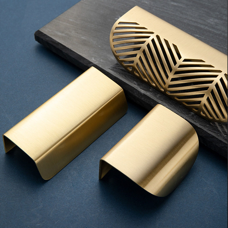 Latūnų spintelės durų rankena su lapų įkvėptu dizainu (Modelis 1038; Medžiaga: latūnas; Procesas: liejimas spaudimu; Taikymas: spintelės durys; Stilius: Šviesus prabanga)