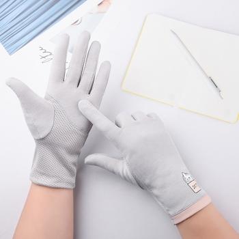 Női UV védelmet nyújtó kesztyűk vezetéshez és kerékpározáshoz — légáteresztő pamut, csúszásmentes, érintőképernyő-kompatibilis, tavasz–ősz