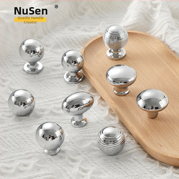 Misiņa garderobes rokturis, apaļš, ar vienu atveri, hromēts pārklājums