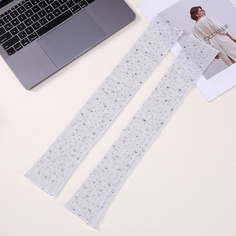 Μακριά δαντελένια UV γάντια χωρίς δάχτυλα με στρας, ελαστικά, πολυεστέρας 81–95% (Στυλ: Street, μη mainstream, μελλοντικό ρεύμα; Φθινόπωρο 2024)