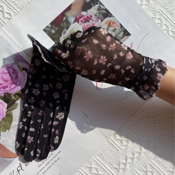 Csipkés UV-védelmet nyújtó kesztyűk, vékony és lélegző, csúszásmentes, érintőképernyő-kompatibilis, anyag: spandek/poliészter