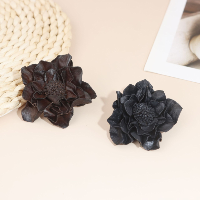 Širdies formos odinis lotus žiedas – rankų darbo, trimatė odos gėlė, DIY odinis aksesuaras galvai ar rankinei, pirmos kokybės oda