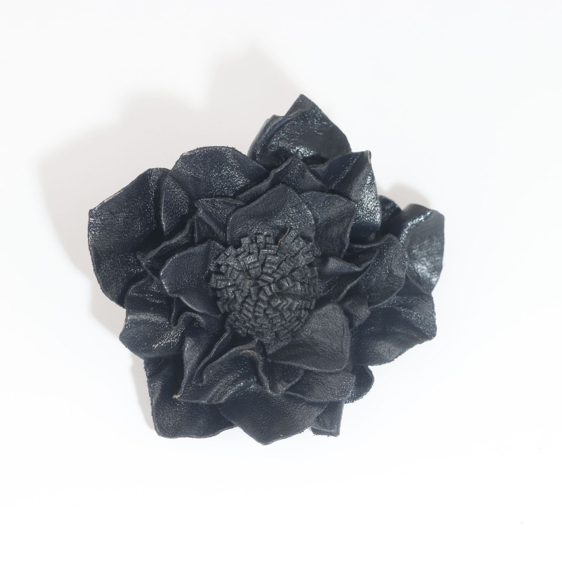 Širdies formos odinis lotus žiedas – rankų darbo, trimatė odos gėlė, DIY odinis aksesuaras galvai ar rankinei, pirmos kokybės oda