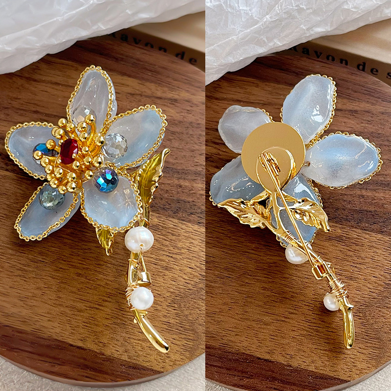 Nalanala Καρφίτσα Καμέλια — Μαργαριταρένιο Υλικό, Σχήμα Λουλουδιού, Στυλ Φωτεινό-Λαμπερό, Ηλεκτροπλατίωση