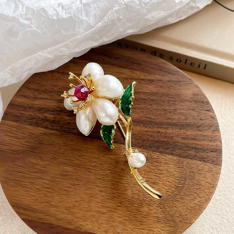 Nalanala Καρφίτσα Καμέλια — Μαργαριταρένιο Υλικό, Σχήμα Λουλουδιού, Στυλ Φωτεινό-Λαμπερό, Ηλεκτροπλατίωση