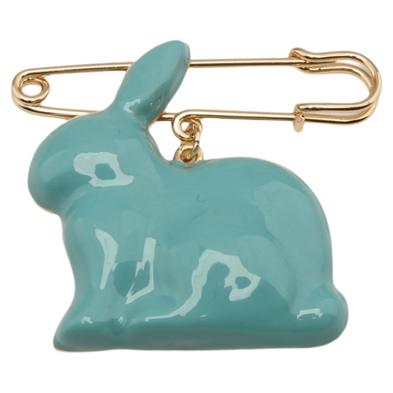 Брошка заек с емайл – цинкова сплав, животинска форма, ефект капване на масло, декоративен аксесоар