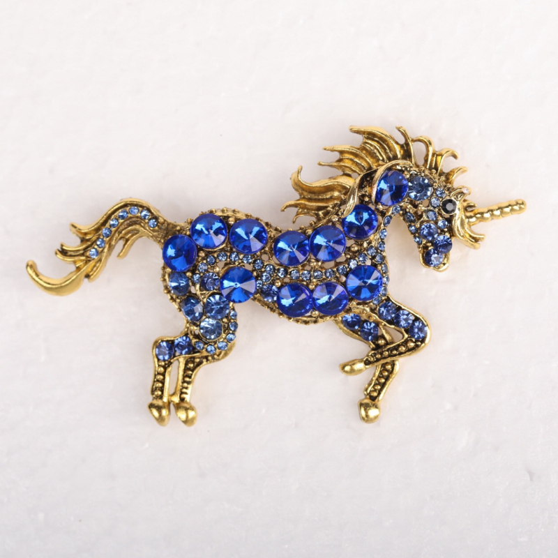Единорог брошка с кристали, цинкова сплав, диамантено инкрустиране, карикатурен дизайн, унисекс