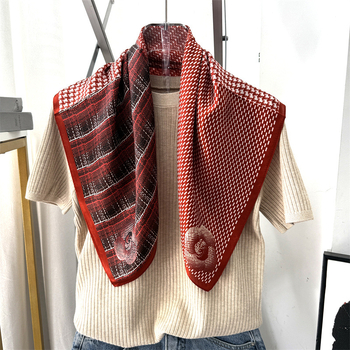 Шал от коприна тутова сатен - цифров печат, произход Ханчжоу, подходящ за пролет-лято-есен, лансиран през пролетта на 2025 г.