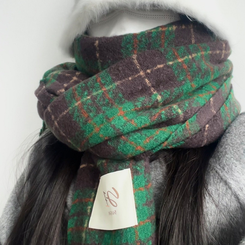 Женски шал - корейски стил, топъл и мек с помпони, имитационен кашмир; обработка и персонализация налични