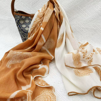 Шал Snow от мулбърска коприна и вълна, квадратен формат, двустранно принтиран, пролет 2025 издание, персонализация налична