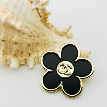 Брошка със цветя и панделка, цинкова сплав, лаково покритие, унисекс аксесоар