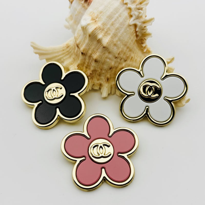 Брошка със цветя и панделка, цинкова сплав, лаково покритие, унисекс аксесоар