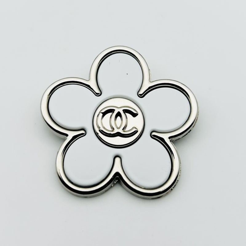 Брошка със цветя и панделка, цинкова сплав, лаково покритие, унисекс аксесоар