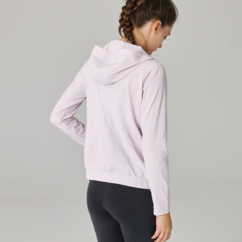 Női kültéri kapucnis széldzseki UV 50+ védelem, lélegző szövött anyag, csíkos