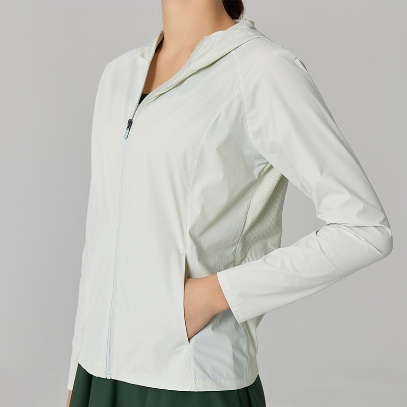 Női kültéri kapucnis széldzseki UV 50+ védelem, lélegző szövött anyag, csíkos