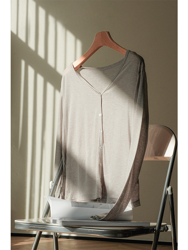 Lyocell, V-izrez, UPF30+, dugi rukavi, ravni kroj