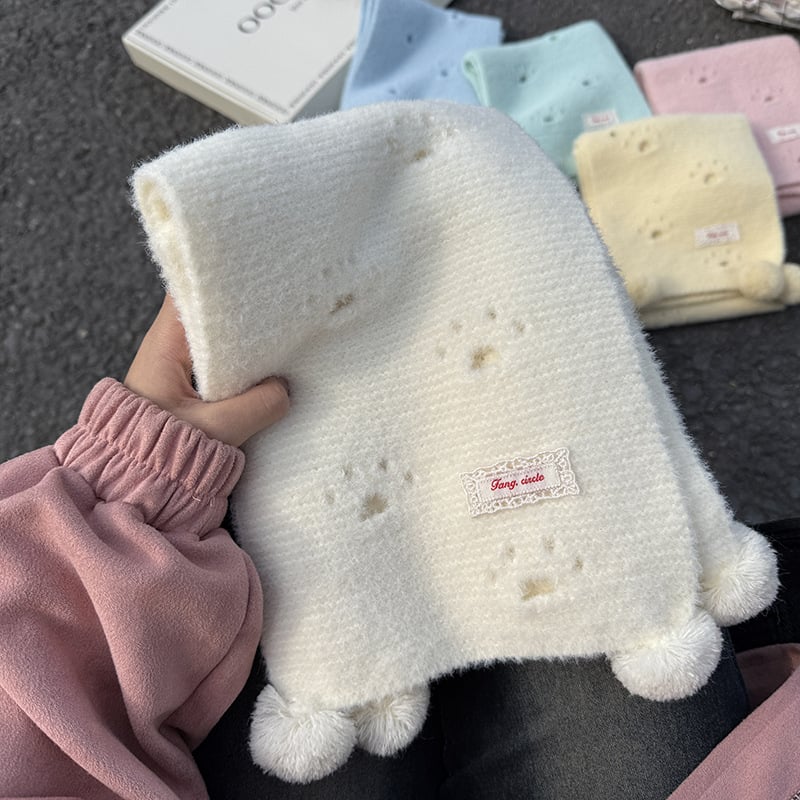 Шал с котешки лапи и висяща топка — полиестер, тъкане warp knitting, държи топлината през зимата