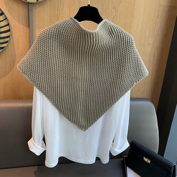 Шал от дебела плетка с яка, вълнена смес, триъгълен дизайн с ресни, слоест топло увиване за врата