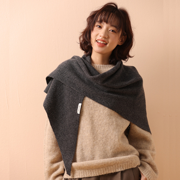 Τριγωνικός σάλι από 100% μαλλί, ύφανση warp-knitting, ζεστασιά για τον χειμώνα, γυναικείο αξεσουάρ, κομψό και καθημερινό στυλ.