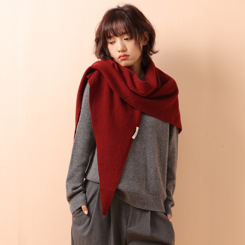 Τριγωνικός σάλι από 100% μαλλί, ύφανση warp-knitting, ζεστασιά για τον χειμώνα, γυναικείο αξεσουάρ, κομψό και καθημερινό στυλ.