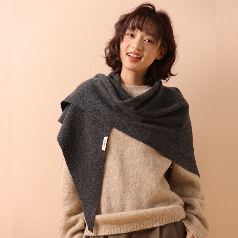 Τριγωνικός σάλι από 100% μαλλί, ύφανση warp-knitting, ζεστασιά για τον χειμώνα, γυναικείο αξεσουάρ, κομψό και καθημερινό στυλ.