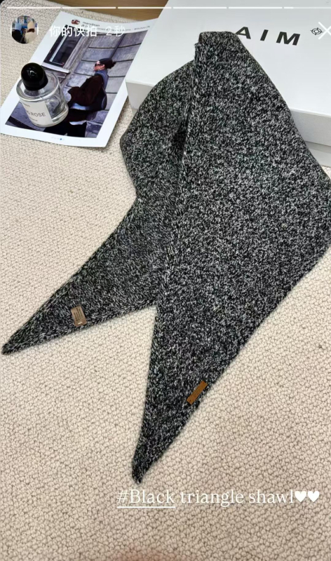 Șal triunghiular unisex, acrilic/ lână sintetică, țesătură warp knitting, model de potrivire a culorilor, păstrează căldura, pentru toate anotimpurile