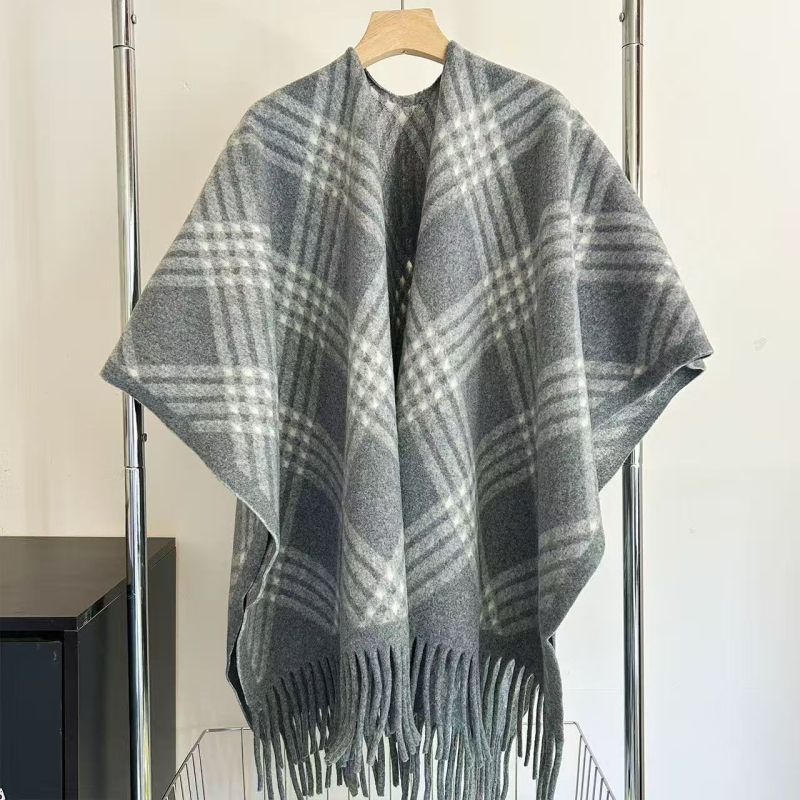 Elegantan zimski šal; Materijal: poliester; Način tkanja: warp knitting; Uzorak: mreža; Funkcija: zadržava toplinu