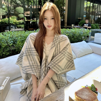 Șal dama cu ciucuri, model pătrat în carouri și dungi, poliester, țesătură Jacquard prin warp-knitting, păstra căldura, stil coreean, pentru toamnă-iarnă