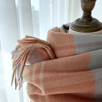 Дамски зимен шал: каре с пискюли, корейски стил; warp knitting плат, imitation cashmere, полиестер; топъл и удобен.