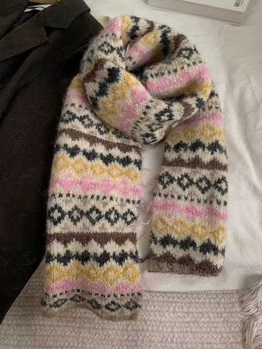 Шал от мохер и имитационна вълна, Warp плетиво, топъл за зимата, полиестер 71–80%, литературно ретро стил