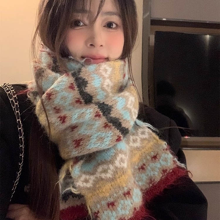 Шал от мохер и имитационна вълна, Warp плетиво, топъл за зимата, полиестер 71–80%, литературно ретро стил