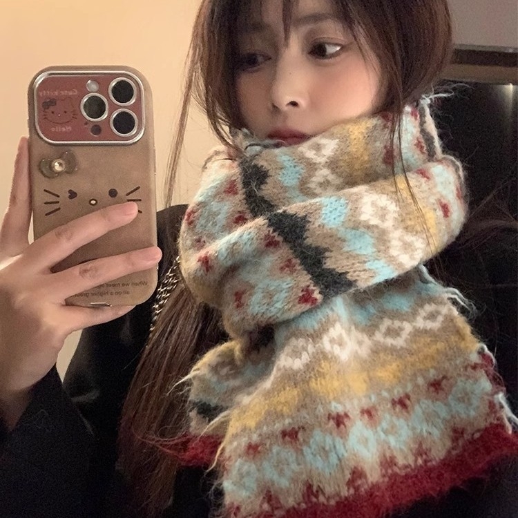 Шал от мохер и имитационна вълна, Warp плетиво, топъл за зимата, полиестер 71–80%, литературно ретро стил