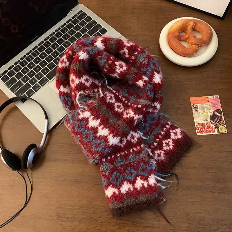 Шал от мохер и имитационна вълна, Warp плетиво, топъл за зимата, полиестер 71–80%, литературно ретро стил