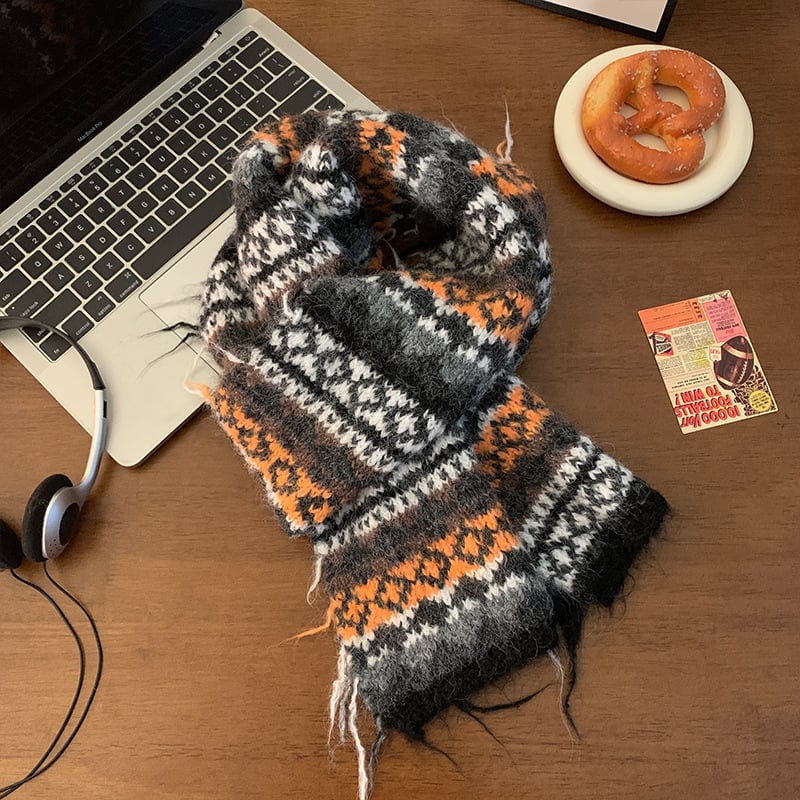 Шал от мохер и имитационна вълна, Warp плетиво, топъл за зимата, полиестер 71–80%, литературно ретро стил