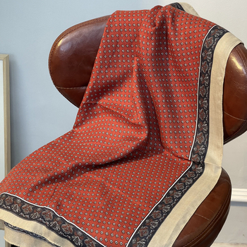 Șal pătrat | Poliester >96% | Țesătură simplă | Finisaj imprimat | Stil elegant pentru toamnă