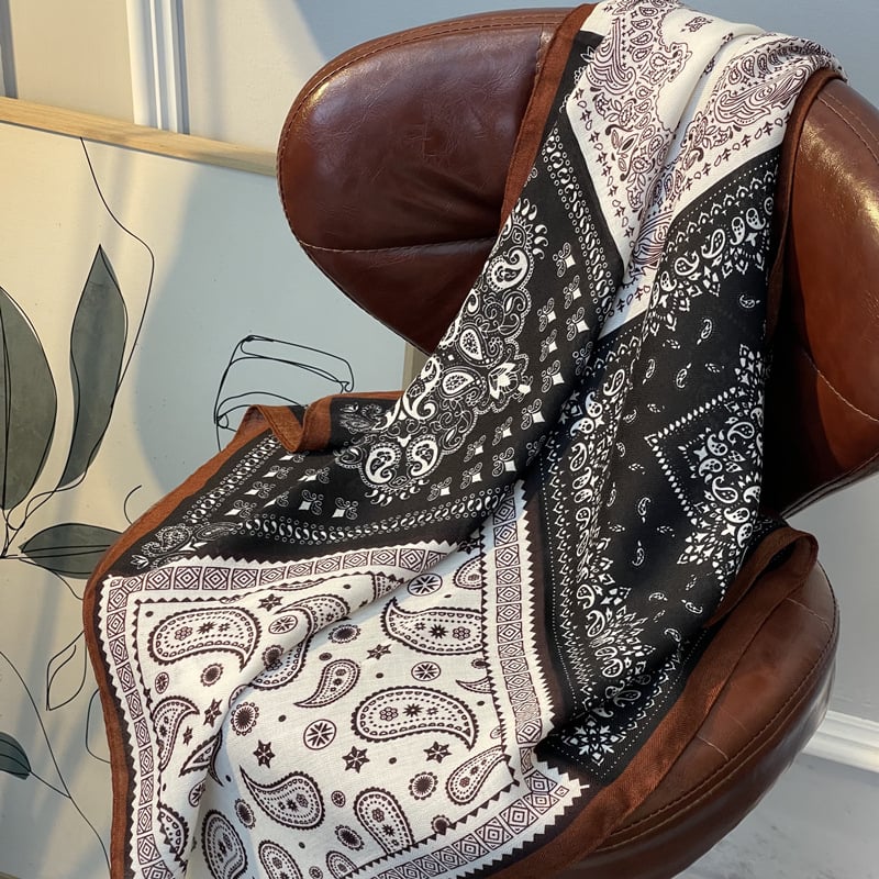 Șal pătrat | Poliester >96% | Țesătură simplă | Finisaj imprimat | Stil elegant pentru toamnă