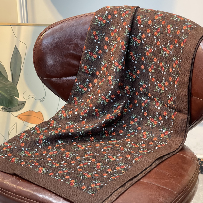 Șal pătrat | Poliester >96% | Țesătură simplă | Finisaj imprimat | Stil elegant pentru toamnă