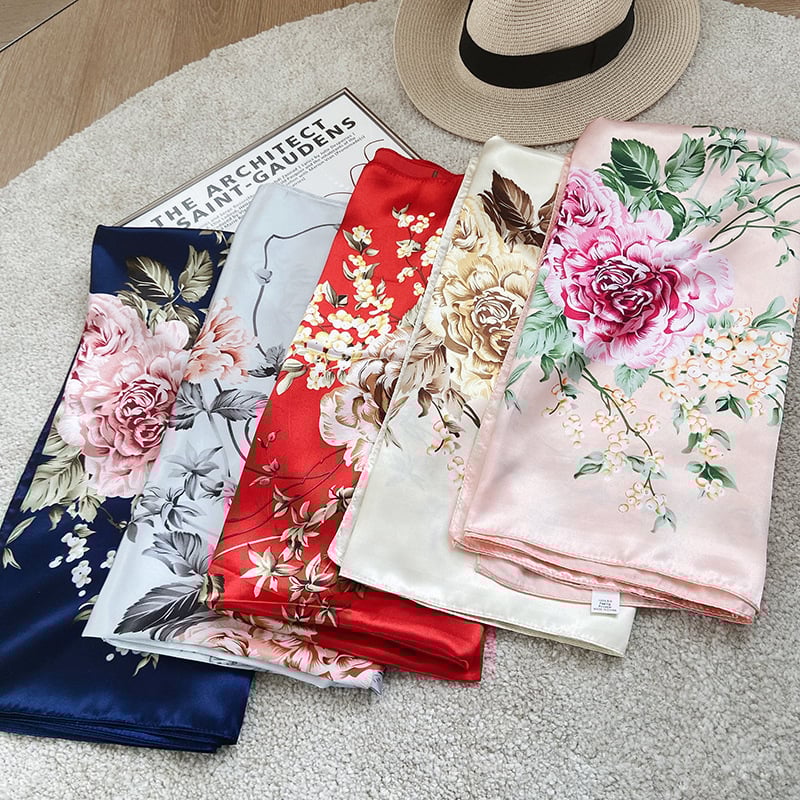 Τετράγωνος φουλάρι από Simulation Silk, Απλό ύφανση, Άνοιξη 2023, Fashion Commuter