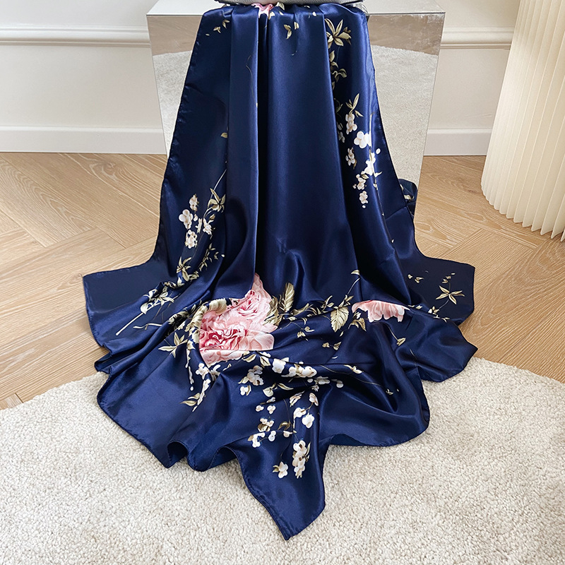 Τετράγωνος φουλάρι από Simulation Silk, Απλό ύφανση, Άνοιξη 2023, Fashion Commuter