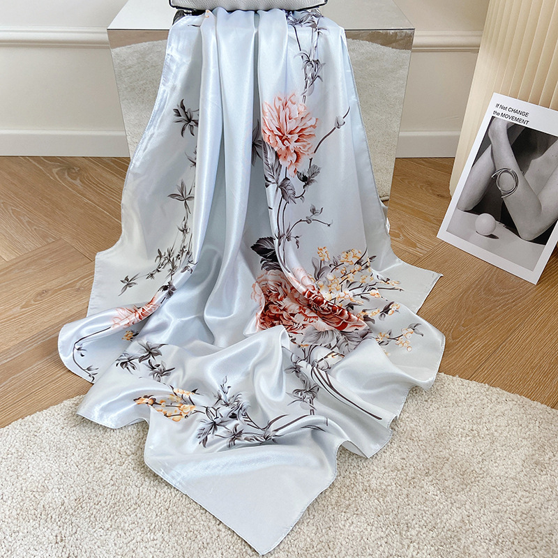 Τετράγωνος φουλάρι από Simulation Silk, Απλό ύφανση, Άνοιξη 2023, Fashion Commuter